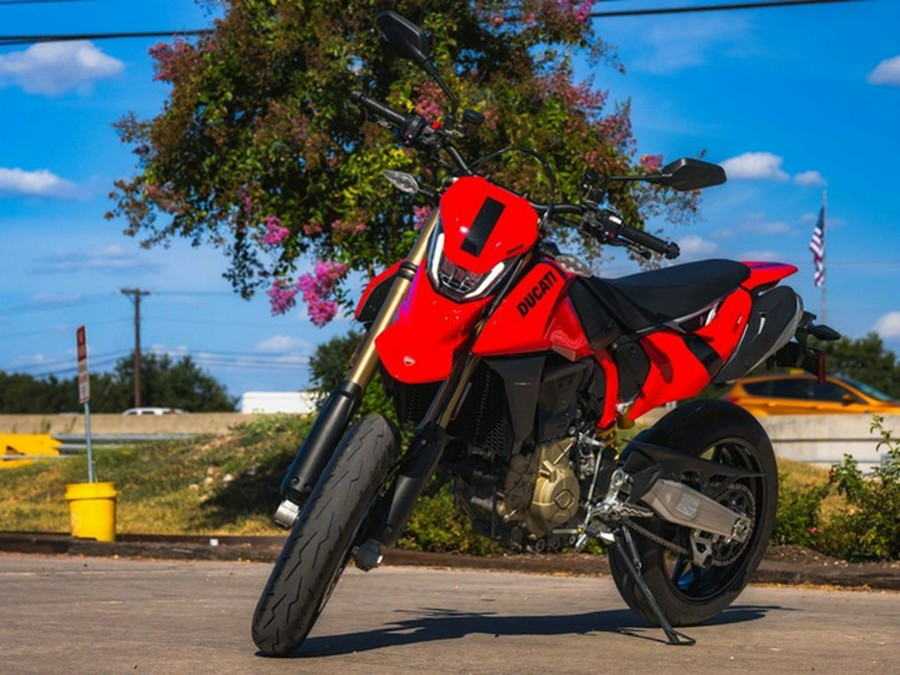 2026 Ducati Hypermotard 698 Mono Red