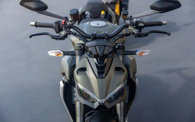 2024 Ducati Streetfighter V2 Storm Green