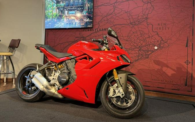 2021 Ducati SuperSport 950 S Ducati Red fairing