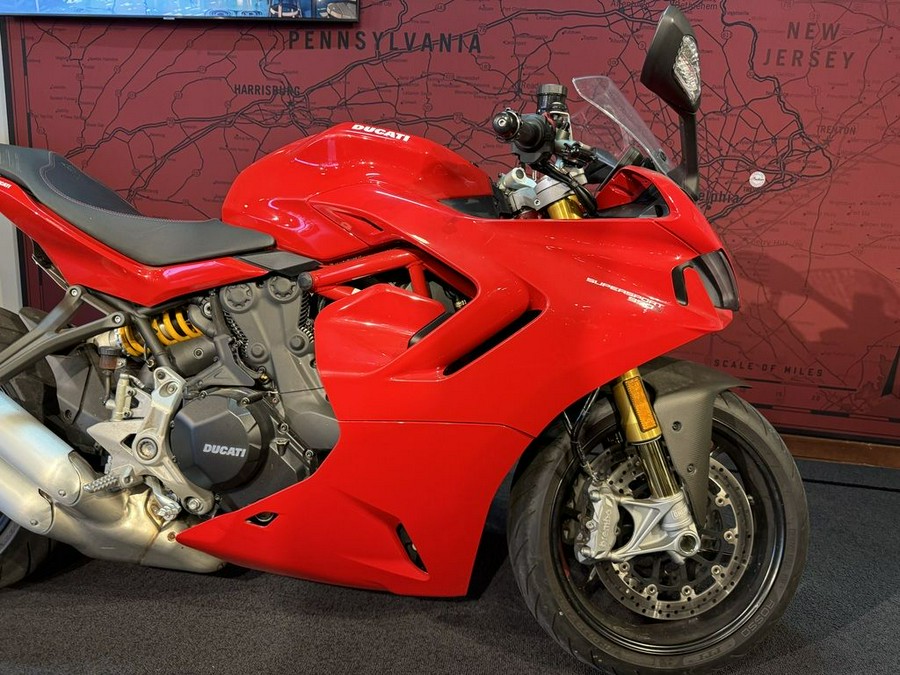 2021 Ducati SuperSport 950 S Ducati Red fairing