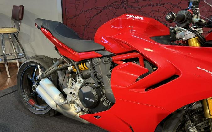 2021 Ducati SuperSport 950 S Ducati Red fairing