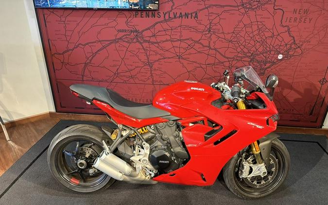 2021 Ducati SuperSport 950 S Ducati Red fairing