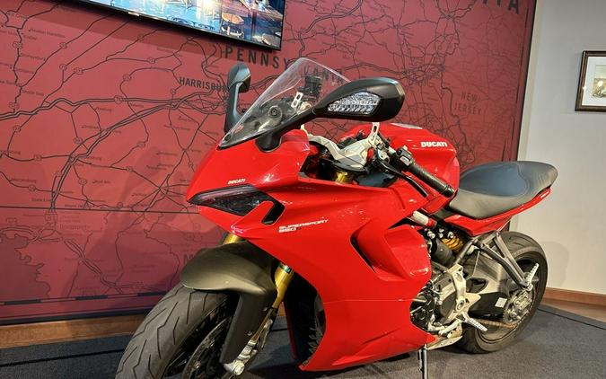 2021 Ducati SuperSport 950 S Ducati Red fairing