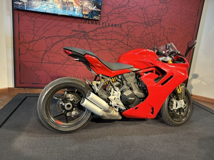 2021 Ducati SuperSport 950 S Ducati Red fairing