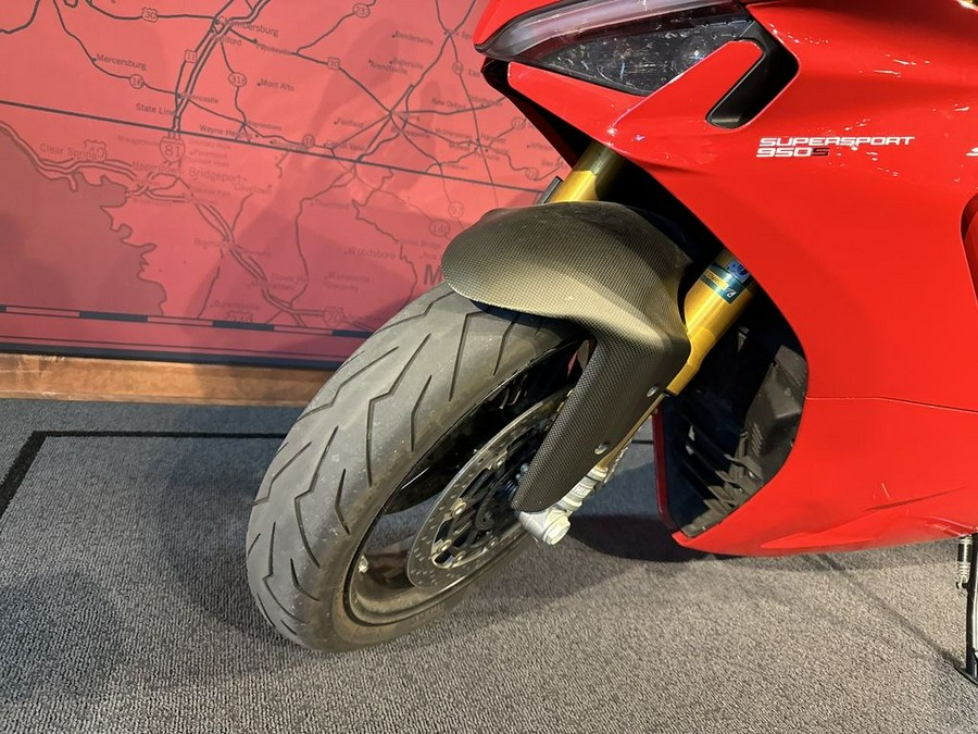 2021 Ducati SuperSport 950 S Ducati Red fairing