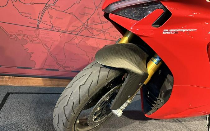 2021 Ducati SuperSport 950 S Ducati Red fairing