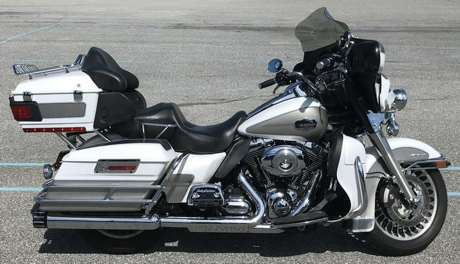 2009 Harley-Davidson® FLHTCU - Ultra Classic® Electra Glide®