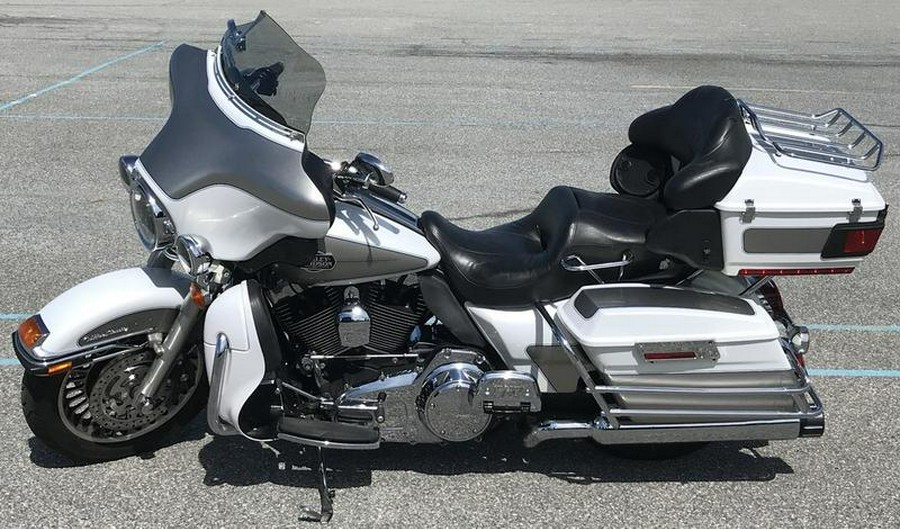 2009 Harley-Davidson® FLHTCU - Ultra Classic® Electra Glide®