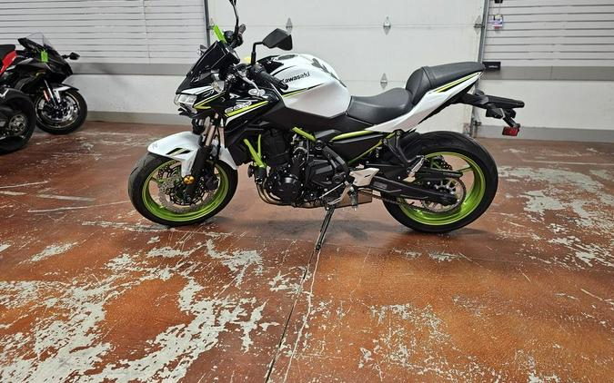 2021 Kawasaki Z650 ABS Pearl Blizzard White/Metallic Spark Black
