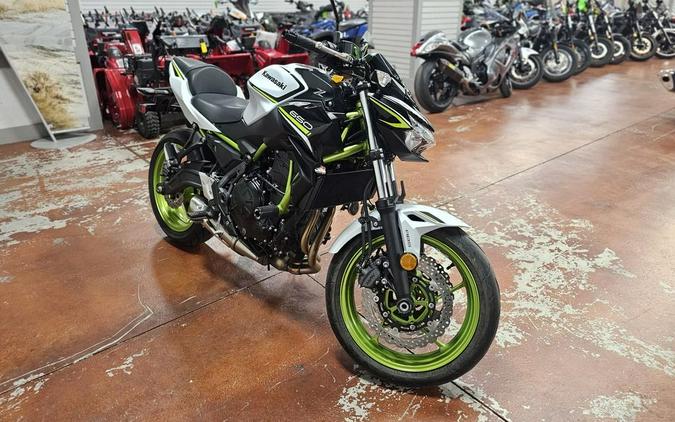 2021 Kawasaki Z650 ABS Pearl Blizzard White/Metallic Spark Black