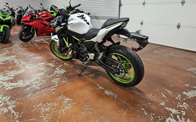 2021 Kawasaki Z650 ABS Pearl Blizzard White/Metallic Spark Black