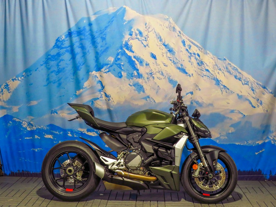 2023 Ducati Streetfighter V2 Storm Green V2