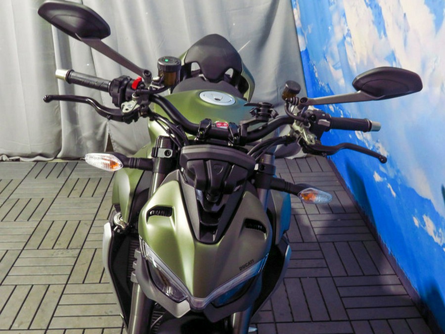 2023 Ducati Streetfighter V2 Storm Green V2