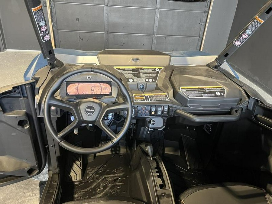 2027 Can-Am® Commander XT-P 1000R