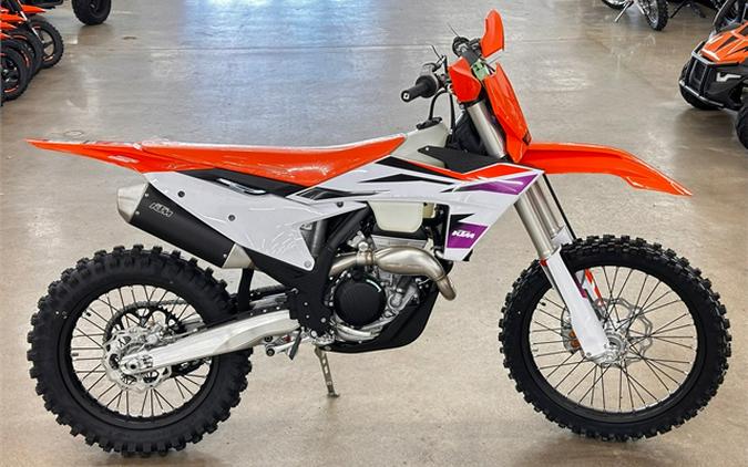 FIRST LOOK! 2024 KTM OFF-ROAD MODELS // 450XCF, 300XC, 350XCF, 125XC, 250XCF & 250XC