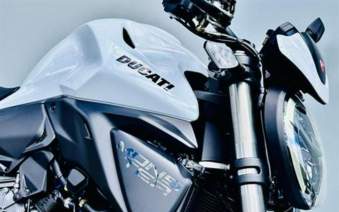 2026 Ducati Monster Plus V2 896