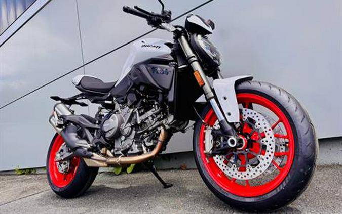 2026 Ducati Monster Plus V2 896