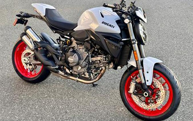 2026 Ducati Monster Plus V2 896