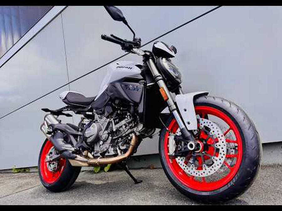2026 Ducati Monster Plus V2 896