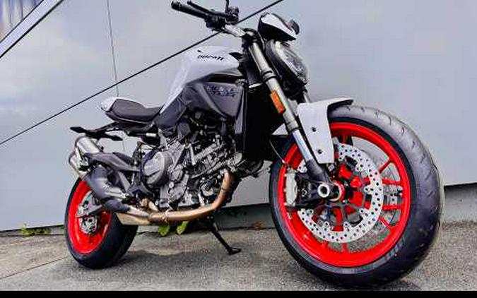 2026 Ducati Monster Plus V2 896