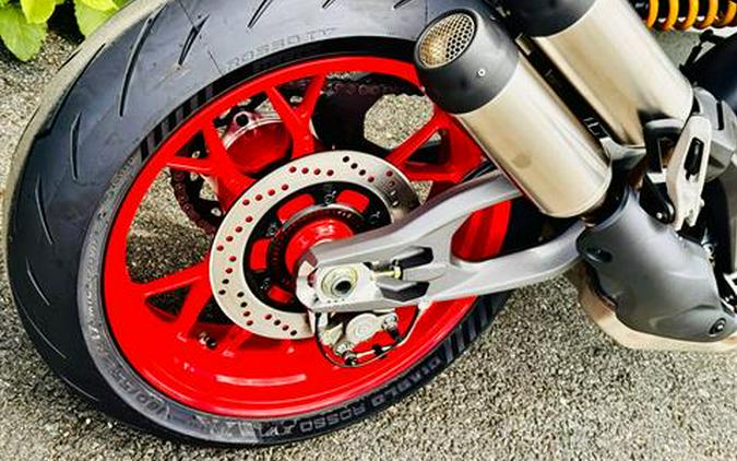 2026 Ducati Monster Plus V2 896