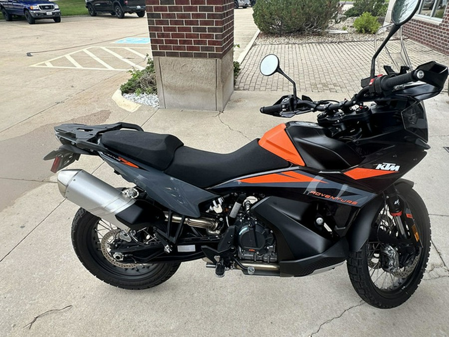 2023 KTM Adventure 890