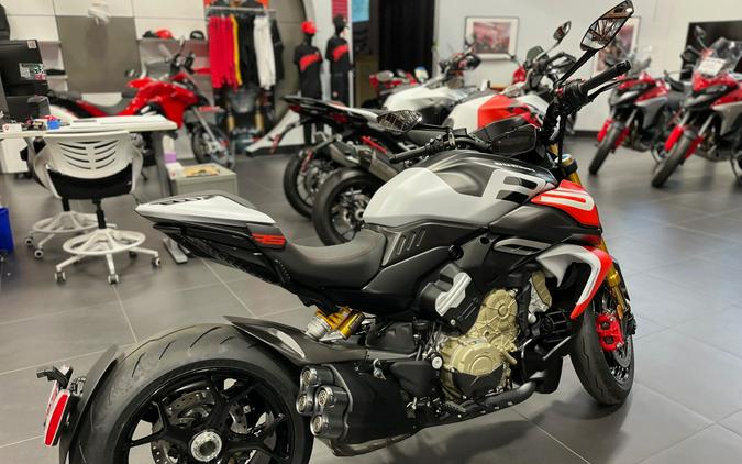 2026 Ducati Diavel V4 RS