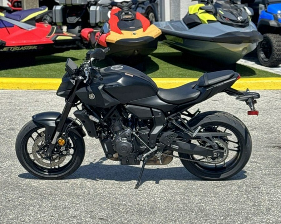 2025 Yamaha MT 07