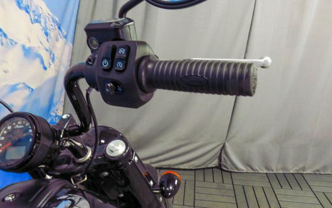 2022 Indian Chief Bobber ABS Black Metallic