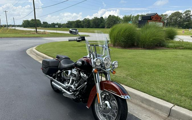 2024 Harley-Davidson Heritage Classic Red Rock / Vivid Black