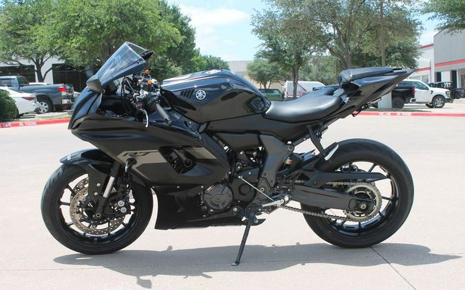 2025 Yamaha YZF-R7