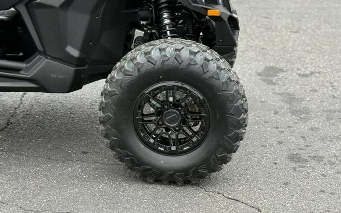 2026 Can-Am Maverick X3 Max X RS Turbo RR Triple Black_4.5 In