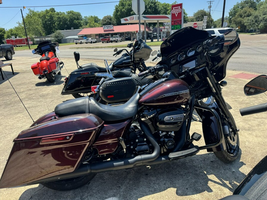 2018 Harley-Davidson Street Glide Special Twisted Cherry