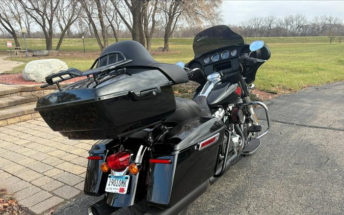 2022 Harley-Davidson® Electra Glide® Standard Vivid Black