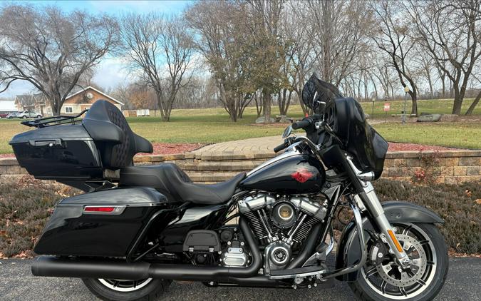 2022 Harley-Davidson® Electra Glide® Standard Vivid Black