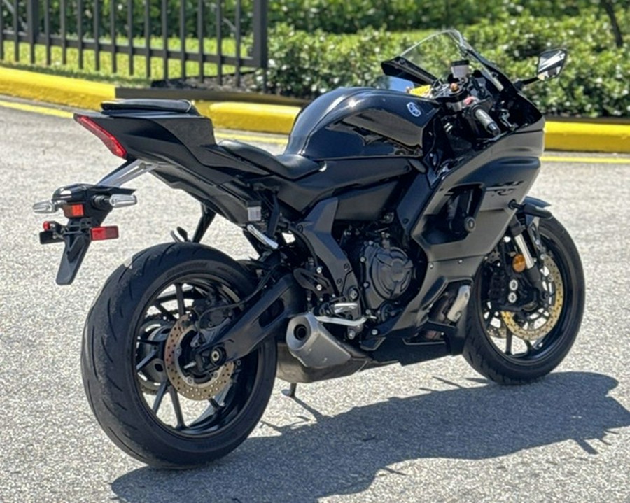 2025 Yamaha YZF-R7 R7