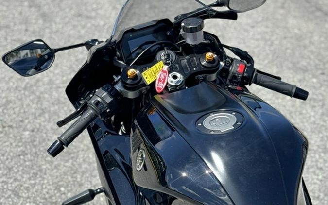 2025 Yamaha YZF-R7 R7
