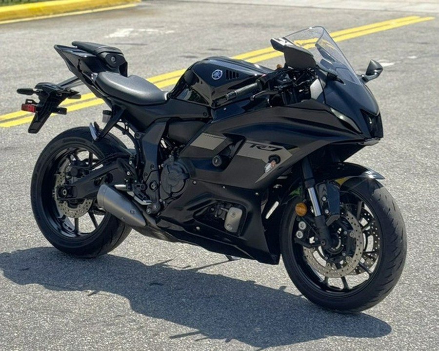 2025 Yamaha YZF-R7 R7