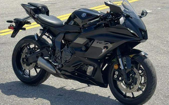 2025 Yamaha YZF-R7 R7