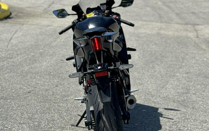 2025 Yamaha YZF-R7 R7
