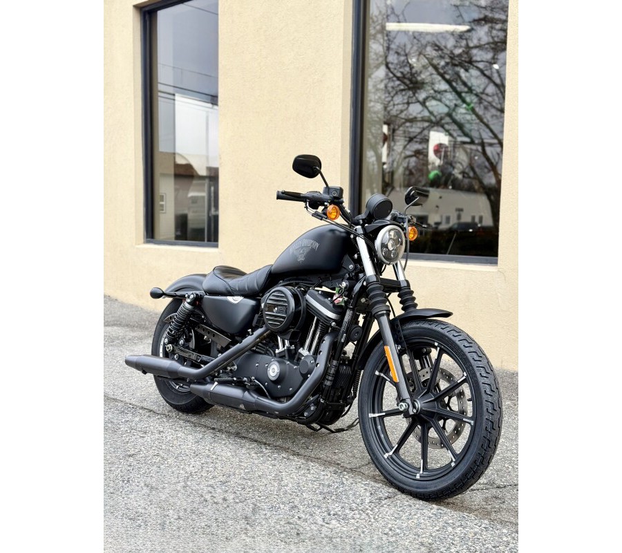 2016 Harley-Davidson® Iron 883™ XL883N