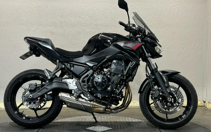 2020 Kawasaki Z650 ABS Metallic Spark Black/Metallic Flat Spark Black