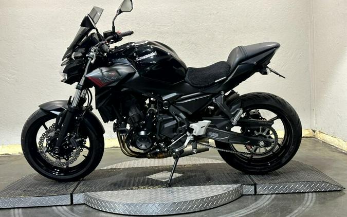 2020 Kawasaki Z650 ABS Metallic Spark Black/Metallic Flat Spark Black
