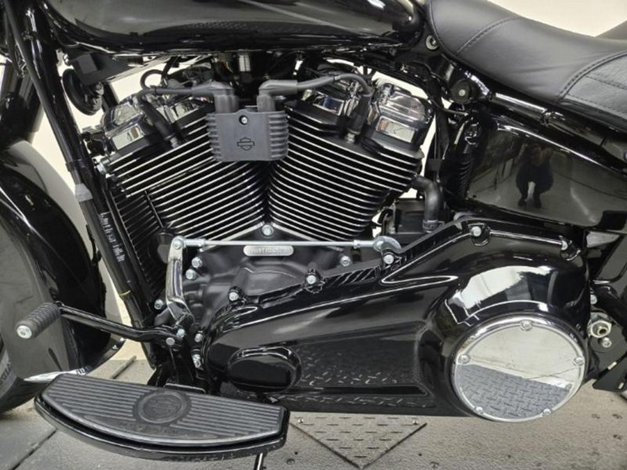 2026 Harley-Davidson® FLHC - Heritage Classic