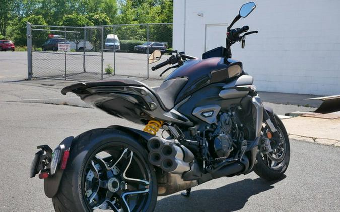 2026 DUCATI X DIAVEL V4