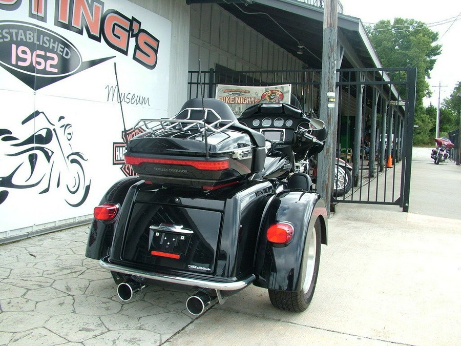 2014 Harley-Davidson® FLHTCUTG - Tri Glide® Ultra