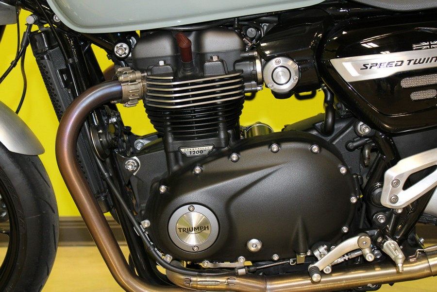 2022 Triumph SPEEDTWIN1200