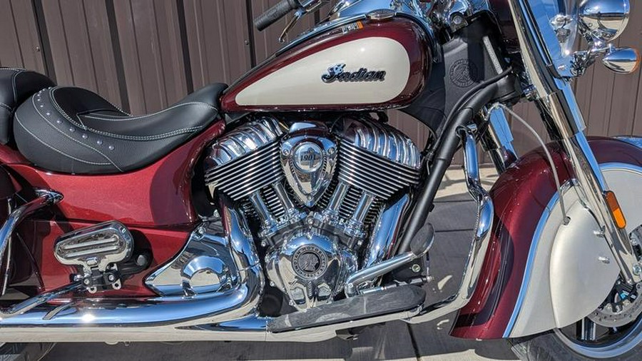 2025 Indian Motorcycle® Springfield® Maroon Metallic/Silver Quartz Metallic