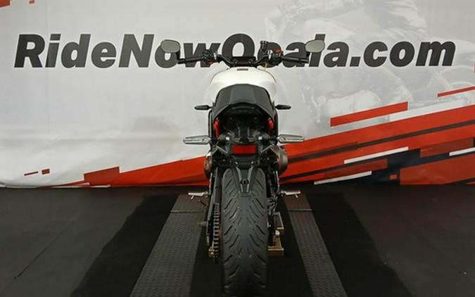 2025 Yamaha XSR 900