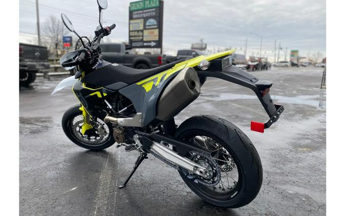 2024 Husqvarna Motorcycles 701 Supermoto